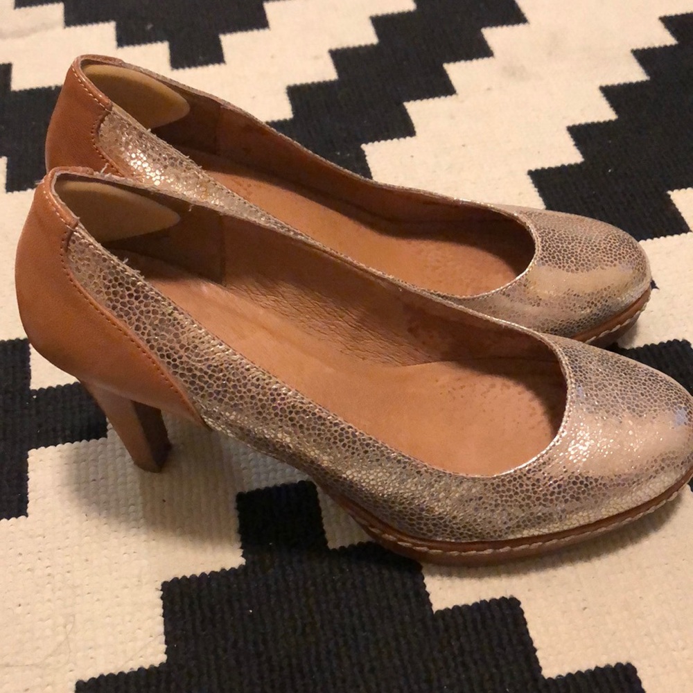 Gold, Sparkly Pumps